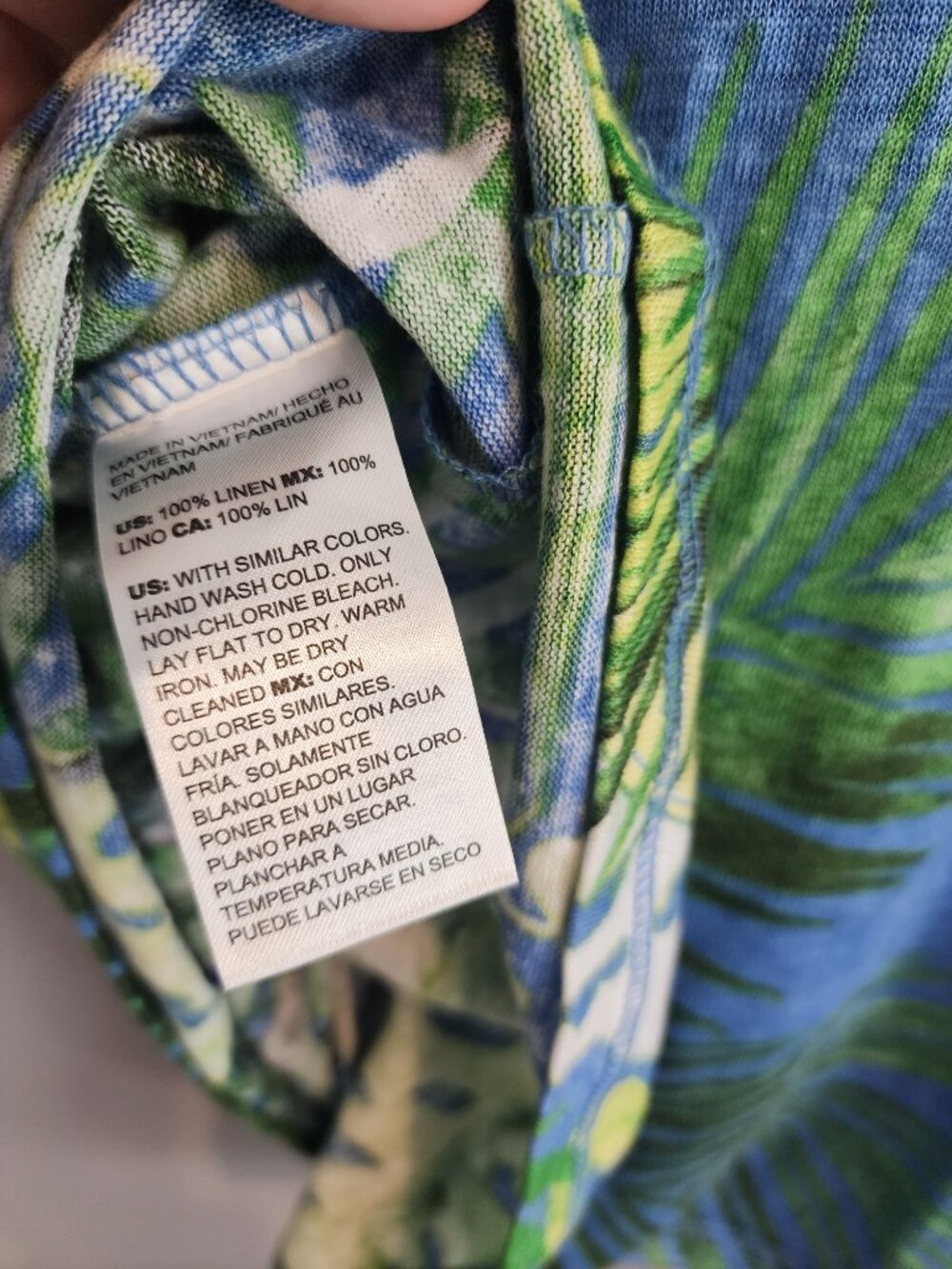 Chico's Colorful Blue Tropical V-Neck Shirt - NWT, Size Small - Picture 12 of 12